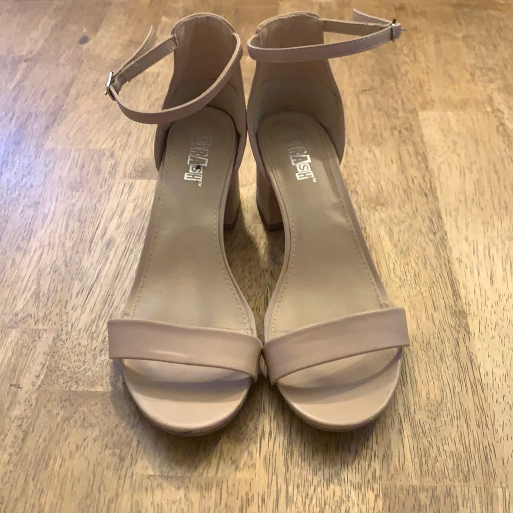 BRASH Women’s size 8 wide nude block heels